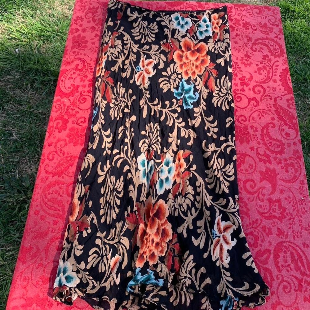 Vintage 90s silk‎ floral skirt- fits like a large - Picture 4 of 4